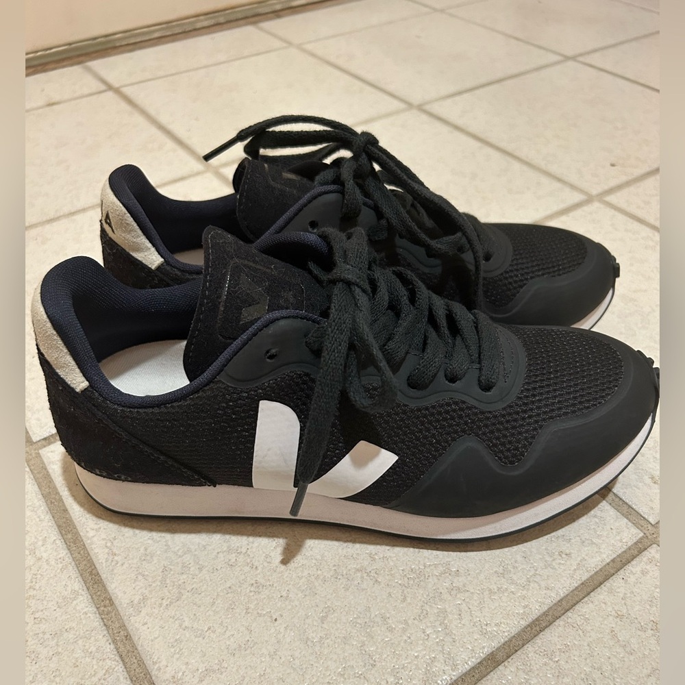 Veja SDU B-MESH BLACK WHITE Shoes - Women’s : 7 - Picture 3 of 8